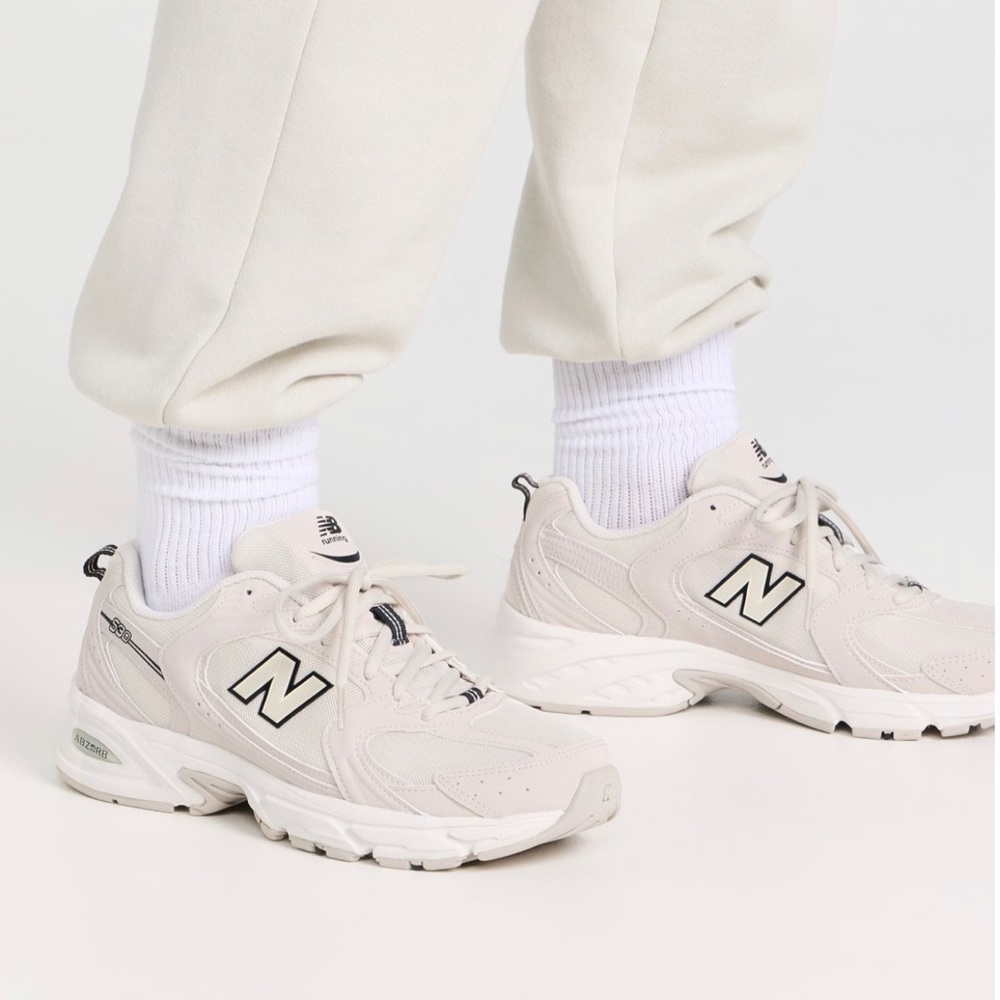 New Balance 530 in moonbeam 8.5